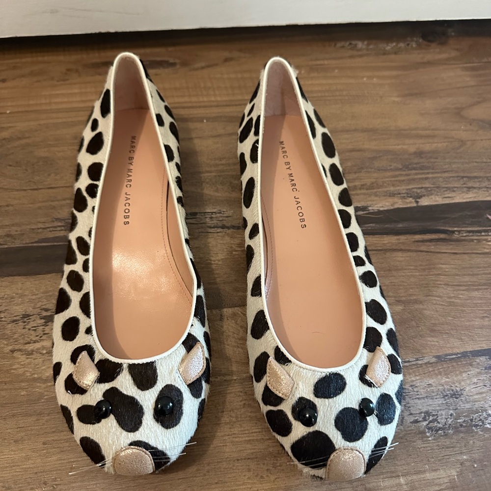 Adorable Mouse Shoes .